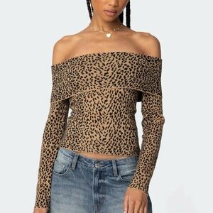 edikted Leopard Print Off-Shoulder Top